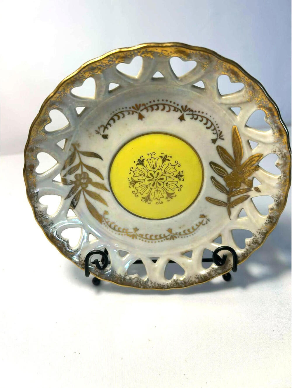 Vintage Reticulated Heart Cutout Porcelain Saucer 6" Gold Gilded Japan Very Fine